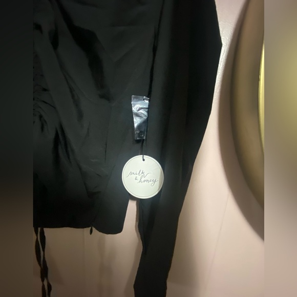 Milk & Honey long sleeve adjustable front top - Picture 3 of 6